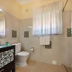Villa Charming With Private Pool In Vibrant Vilamoura, Free Ac And Wifi
