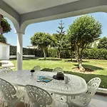Villa Charming With Private Pool In Vibrant Vilamoura, Free Ac And Wifi *
