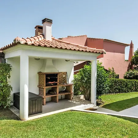 Villa Charming With Private Pool In Vibrant Vilamoura, Free Ac And Wifi Quarteira