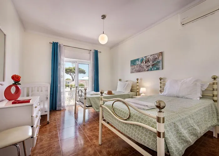 Charming With Private Pool In Vibrant Vilamoura, Free Ac And Wifi Villa Quarteira