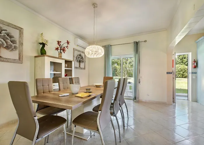 Charming With Private Pool In Vibrant Vilamoura, Free Ac And Wifi Villa