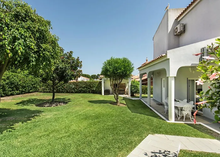 Charming With Private Pool In Vibrant Vilamoura, Free Ac And Wifi *