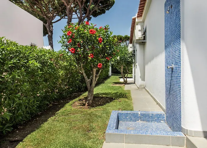 Villa Charming With Private Pool In Vibrant Vilamoura, Free Ac And Wifi *