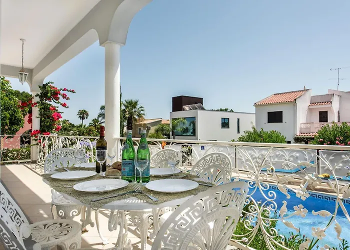 Charming With Private Pool In Vibrant Vilamoura, Free Ac And Wifi * Quarteira