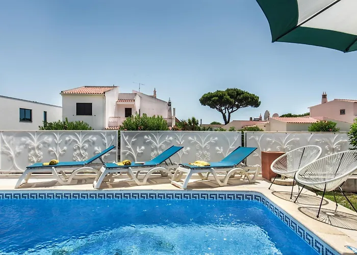Charming With Private Pool In Vibrant Vilamoura, Free Ac And Wifi Villa