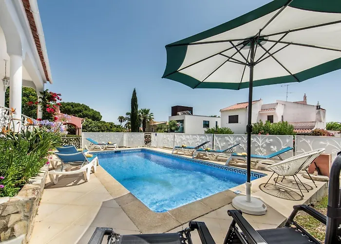 Charming With Private Pool In Vibrant Vilamoura, Free Ac And Wifi Villa *