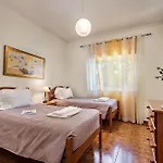 Villa Charming With Private Pool In Vibrant Vilamoura, Free Ac And Wifi Quarteira