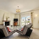 Charming With Private Pool In Vibrant Vilamoura, Free Ac And Wifi *