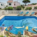 Charming With Private Pool In Vibrant Vilamoura, Free Ac And Wifi Quarteira