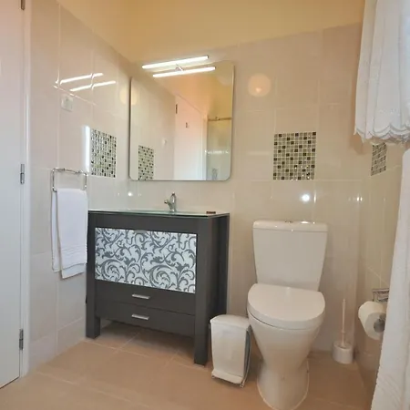Charming With Private Pool In Vibrant Vilamoura, Free Ac And Wifi Villa Quarteira