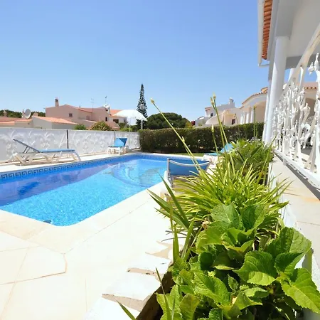 Charming With Private Pool In Vibrant Vilamoura, Free Ac And Wifi Villa