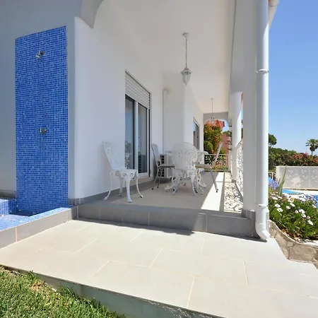 Villa Charming With Private Pool In Vibrant Vilamoura, Free Ac And Wifi *