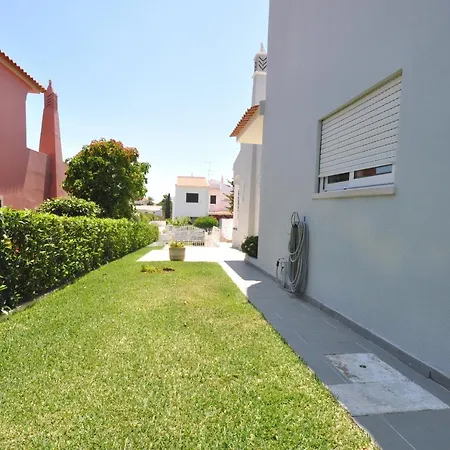 Charming With Private Pool In Vibrant Vilamoura, Free Ac And Wifi Villa Quarteira