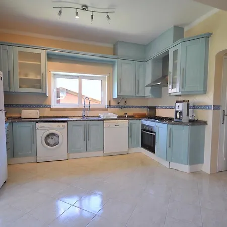 Villa Charming With Private Pool In Vibrant Vilamoura, Free Ac And Wifi *