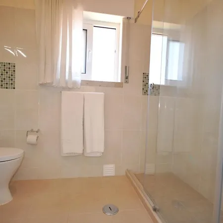Charming With Private Pool In Vibrant Vilamoura, Free Ac And Wifi Villa