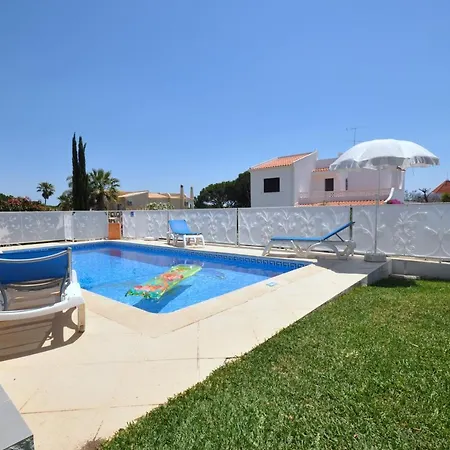 Villa Charming With Private Pool In Vibrant Vilamoura, Free Ac And Wifi Quarteira