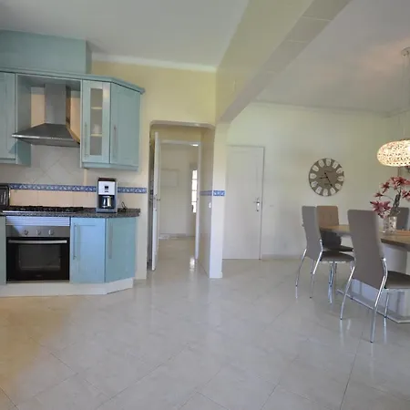 Villa Charming With Private Pool In Vibrant Vilamoura, Free Ac And Wifi *