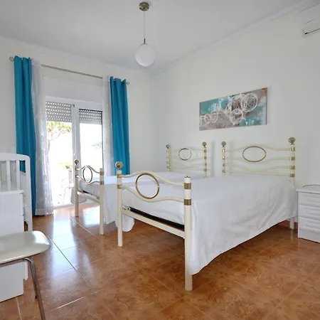 Charming With Private Pool In Vibrant Vilamoura, Free Ac And Wifi Villa Quarteira