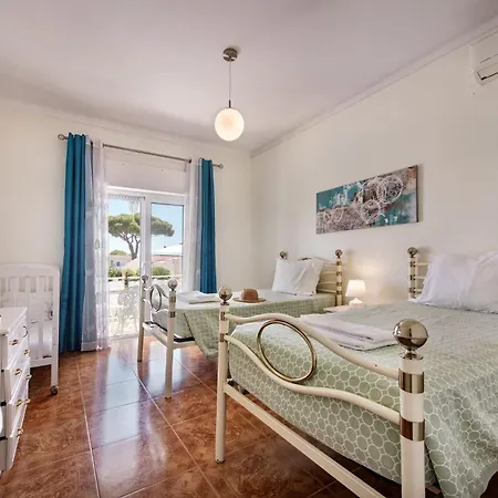 Charming With Private Pool In Vibrant Vilamoura, Free Ac And Wifi Villa Quarteira
