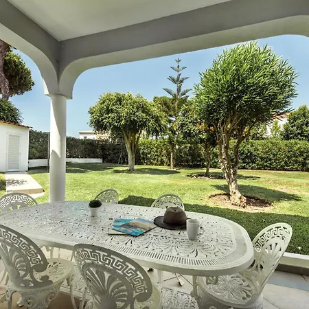 Villa Charming With Private Pool In Vibrant Vilamoura, Free Ac And Wifi *
