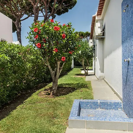 Villa Charming With Private Pool In Vibrant Vilamoura, Free Ac And Wifi *