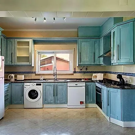 Charming With Private Pool In Vibrant Vilamoura, Free Ac And Wifi Vilamoura