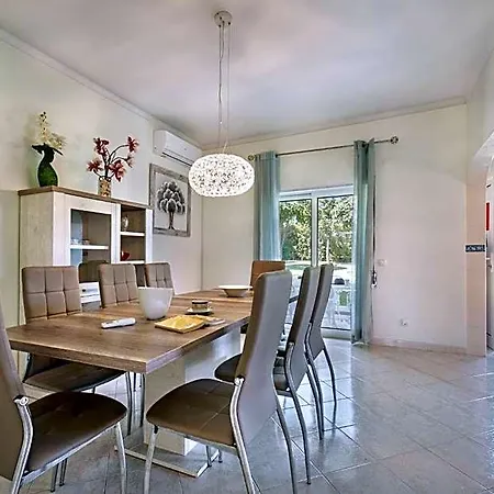 Charming With Private Pool In Vibrant Vilamoura, Free Ac And Wifi * Vilamoura