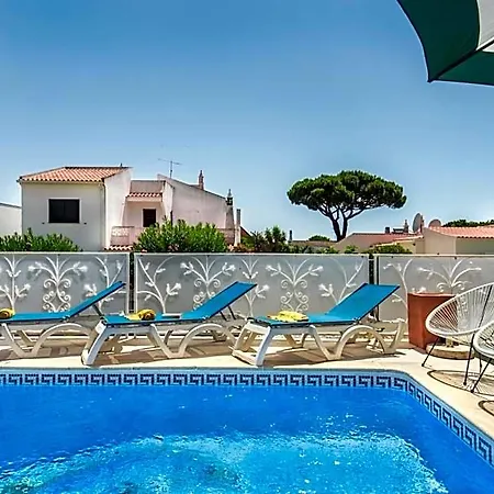 Charming With Private Pool In Vibrant Vilamoura, Free Ac And Wifi 别墅 *
