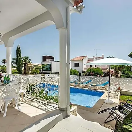 Charming With Private Pool In Vibrant Vilamoura, Free Ac And Wifi