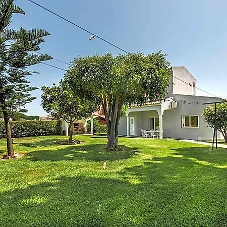 Villa Charming With Private Pool In Vibrant Vilamoura, Free Ac And Wifi Vilamoura