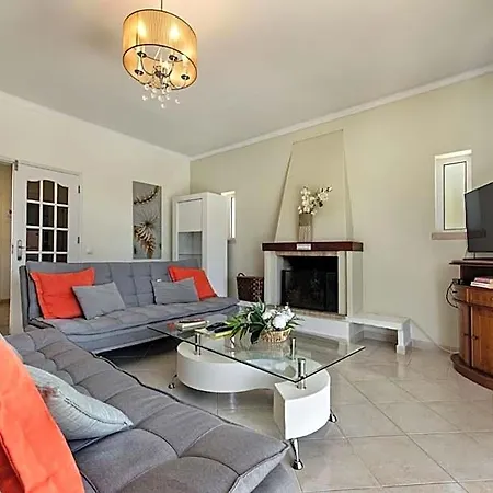 Charming With Private Pool In Vibrant Vilamoura, Free Ac And Wifi *