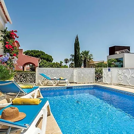 Charming With Private Pool In Vibrant Vilamoura, Free Ac And Wifi Villa