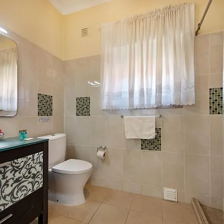 Villa Charming With Private Pool In Vibrant Vilamoura, Free Ac And Wifi