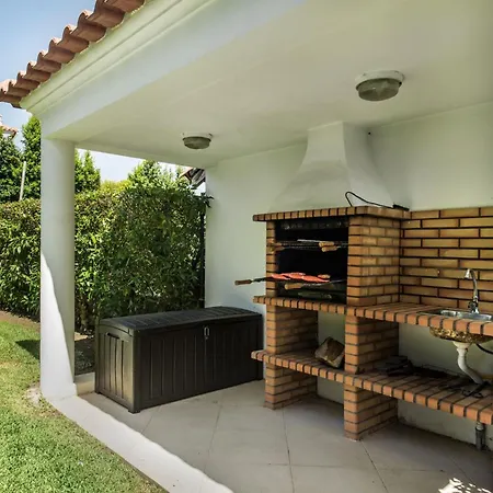 Charming With Private Pool In Vibrant Vilamoura, Free Ac And Wifi Villa Quarteira