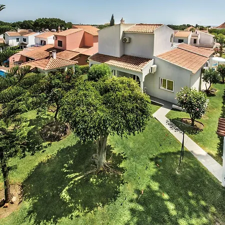 Charming With Private Pool In Vibrant Vilamoura, Free Ac And Wifi Quarteira